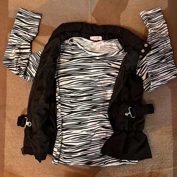 EUC Grane Girl’s Puffer Vest, full zip w clasp belt, M - Picture 2 of 16